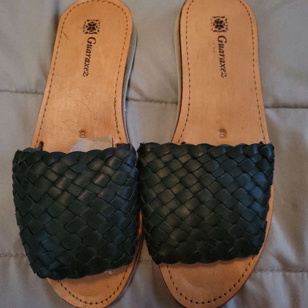 Women's sandals (multiple sizes)